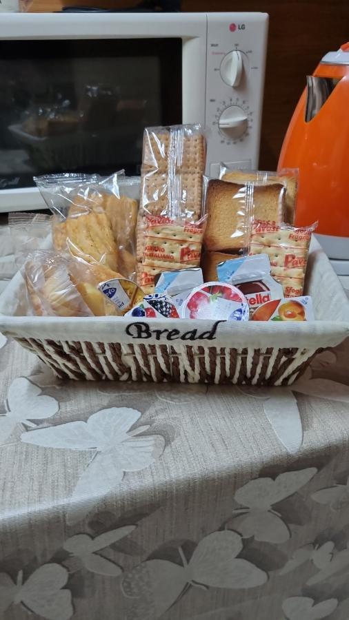 Appartement La Casa Della Nonna à Naples Extérieur photo